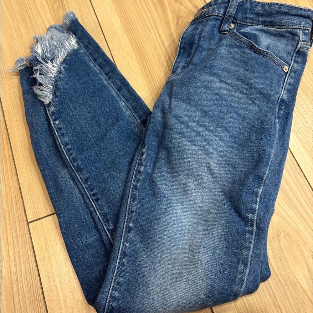 Kancan frayed